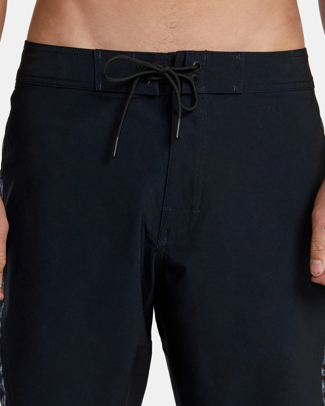 Hawaii Horton Apex 19" Boardshorts - Black