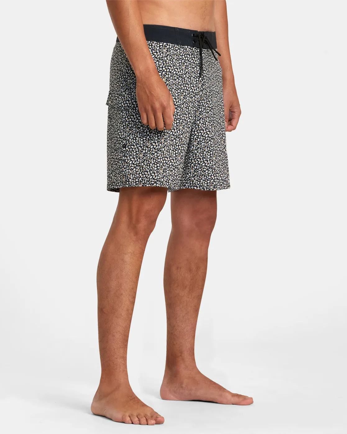 Restless 17" Boardshorts - Black